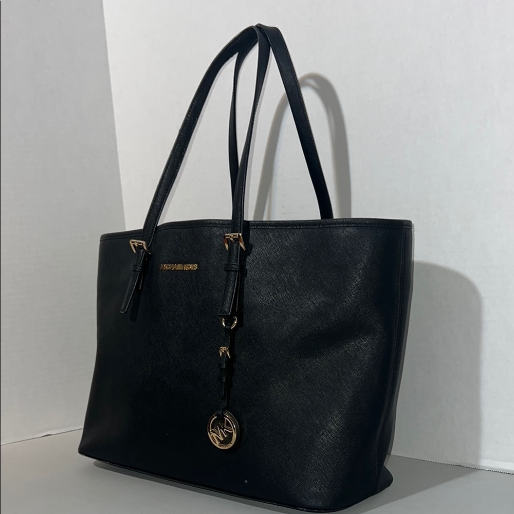 Michael Kors Black Saffiano Large Tote with Gold Accents Size: 11X18 - Picture 4 of 15